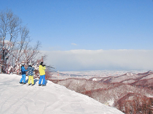 冬季札幌新玩法：札幌盘溪滑雪场夜滑——看太阳落下雪山，札幌亮起灯火！”